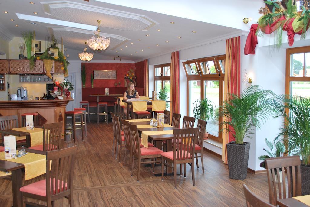 Hotel Hutzenthaler Bruckberg Exterior foto