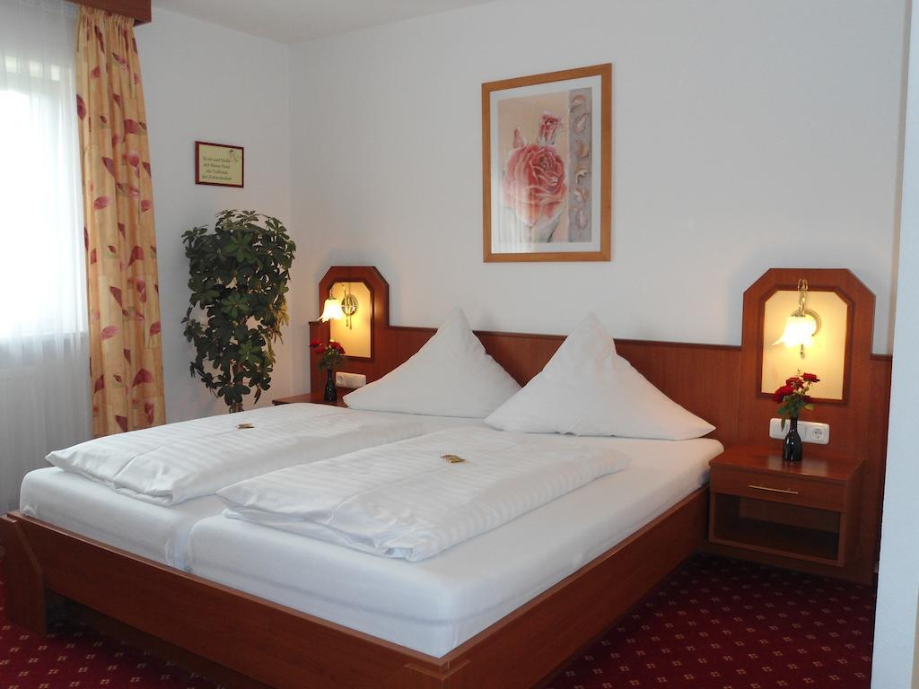 Hotel Hutzenthaler Bruckberg Habitación foto