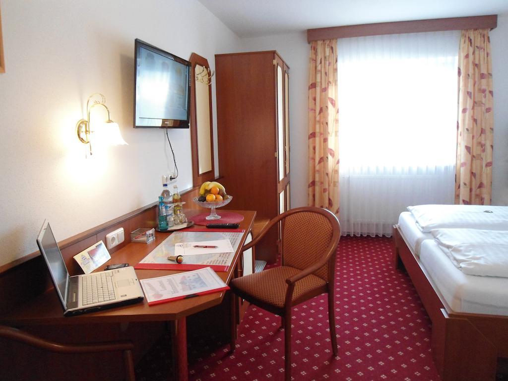 Hotel Hutzenthaler Bruckberg Habitación foto
